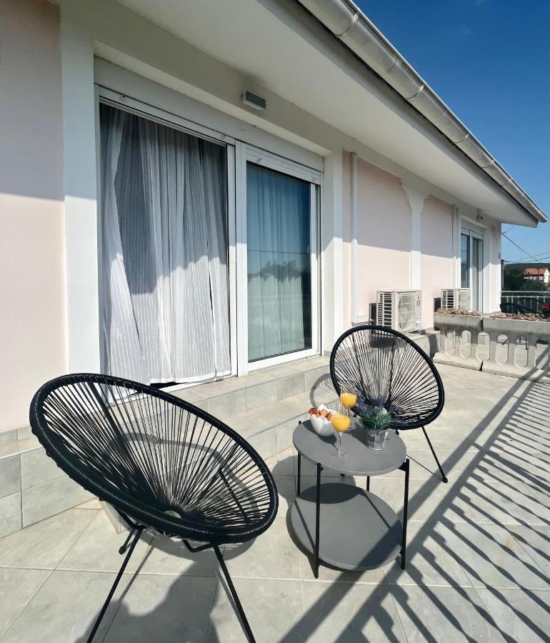 Apartments Tino & Leon Sukošan Exterior foto